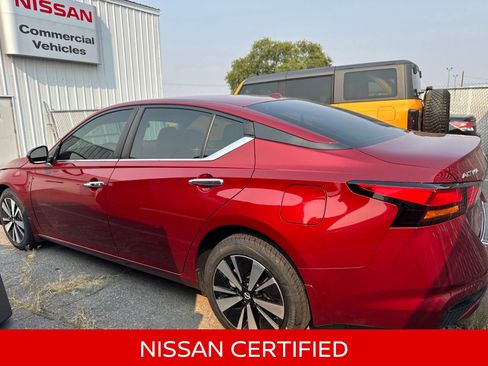Certified 2022 Nissan Altima 2.5 SV w/ SV Premium Package AWD/4WD image 10