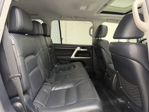 Used 2018 Toyota Land Cruiser AWD/4WD image 16