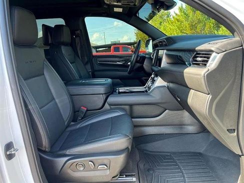 Used 2023 GMC Yukon XL Denali image 20