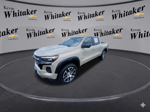 Used 2024 Chevrolet Colorado Z71 w/ Advanced Trailering Package AWD/4WD image 5
