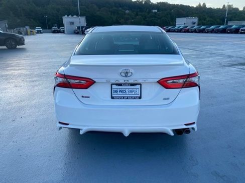 Used 2018 Toyota Camry SE w/ Moonroof Package FWD image 7