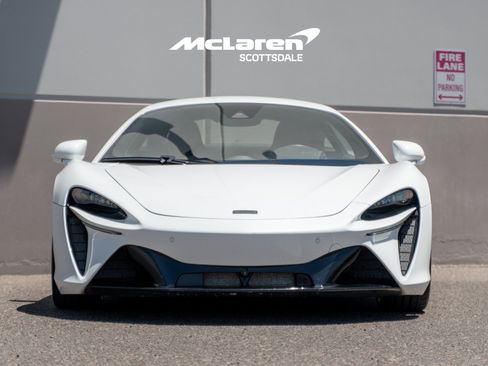 Used 2026 McLaren Artura RWD image 11