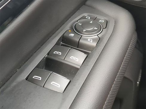 Used 2025 Chevrolet Tahoe High Country image 25