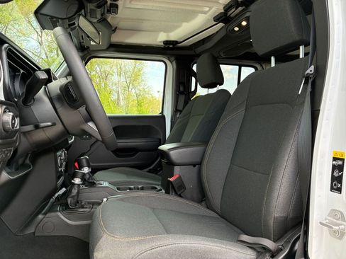 Used 2025 Jeep Wrangler Unlimited Sport AWD/4WD image 25