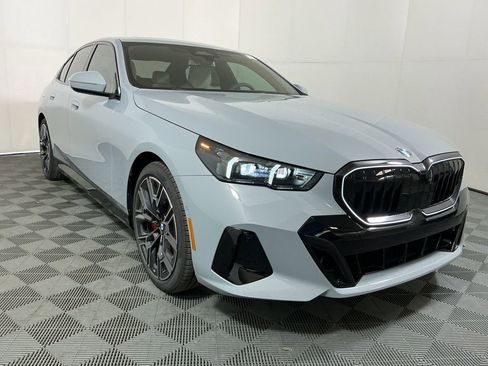 New 2026 BMW 530i w/ M Sport Package RWD image 4
