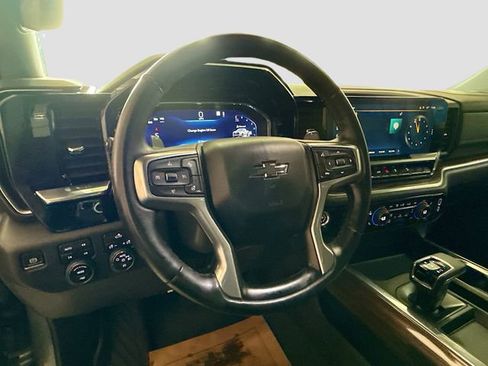 Used 2023 Chevrolet Silverado 1500 LT Trail Boss w/ Convenience Package II AWD/4WD image 12