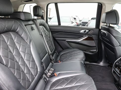 Used 2024 BMW X7 xDrive40i image 19