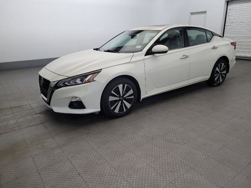 Used 2019 Nissan Altima 2.5 SL AWD/4WD image 2