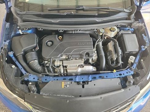 Used 2018 Chevrolet Cruze LT w/ Convenience Package FWD image 14