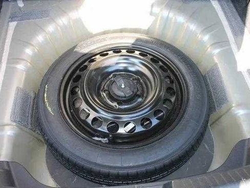 Used 2022 Chevrolet Malibu LT image 24