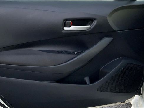Used 2020 Toyota Corolla LE image 19