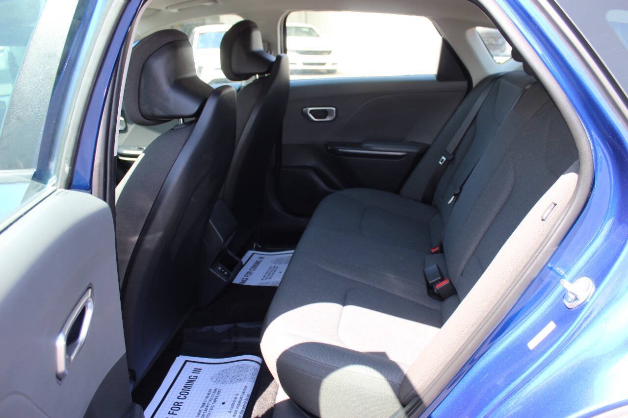 Used 2025 Kia K4 FWD image 14