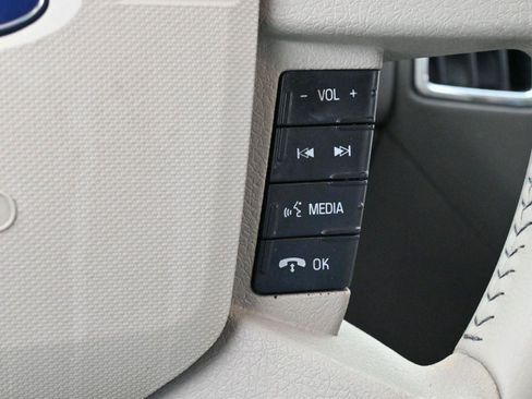 Used 2010 Ford Edge Limited image 19