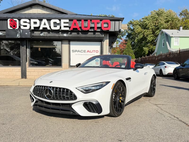 Used 2022 Mercedes-Benz SL 63 AMG 4MATIC w/ Driver Assistance Package image 2