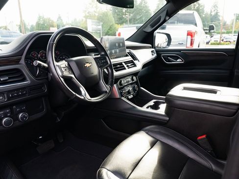 Used 2021 Chevrolet Suburban LT image 18