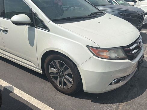 Used 2014 Honda Odyssey Touring image 2