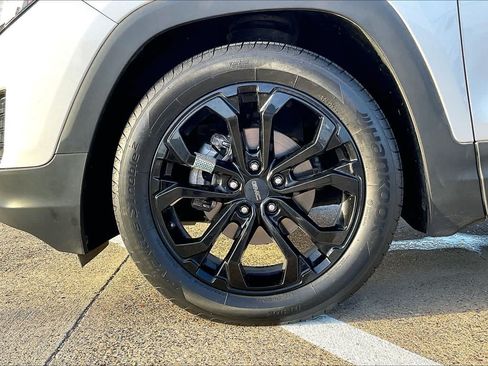 Used 2021 GMC Terrain SLE w/ Elevation Edition FWD image 8
