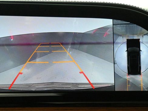 Used 2022 Cadillac Escalade ESV Premium Luxury image 17