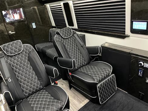 Used 2022 Mercedes-Benz Sprinter 3500 image 12