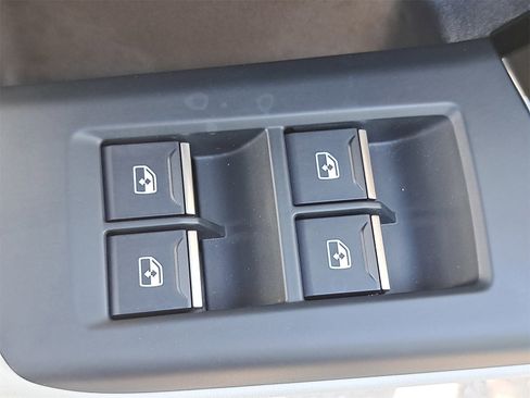 Certified 2025 Audi Q6 e-tron Premium w/ Convenience Package image 29