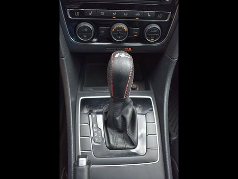 Used 2018 Volkswagen Passat 2.0T R-Line image 13