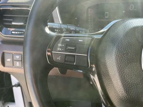 Used 2025 Honda Pilot Elite image 9