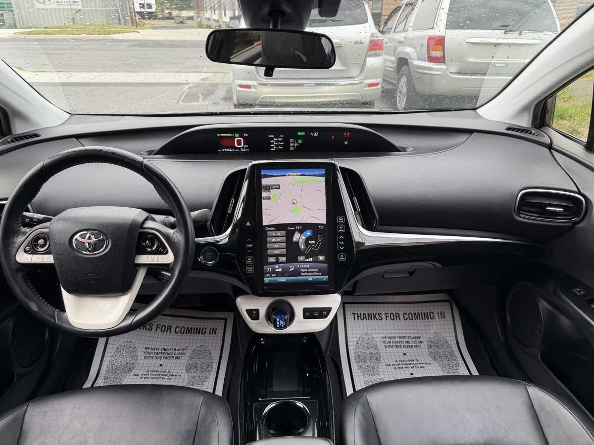 Used 2017 Toyota Prius Prime Premium FWD image 13