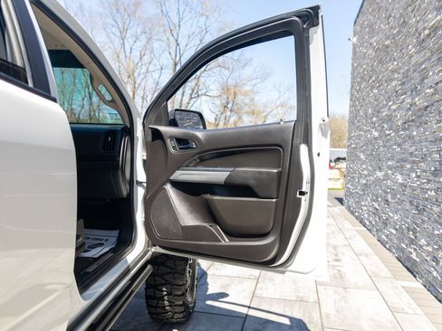 Used 2018 Chevrolet Colorado ZR2 image 35