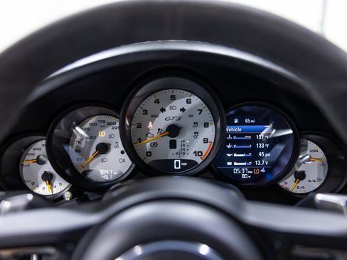 Used 2018 Porsche 911 GT3 image 34