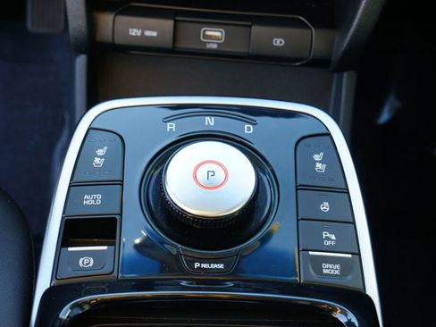 Used 2019 Kia Niro EX Premium w/ Cold Weather Package 1.0 image 23