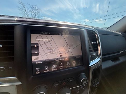 Used 2014 RAM 1500 Laramie w/ Convenience Group image 9