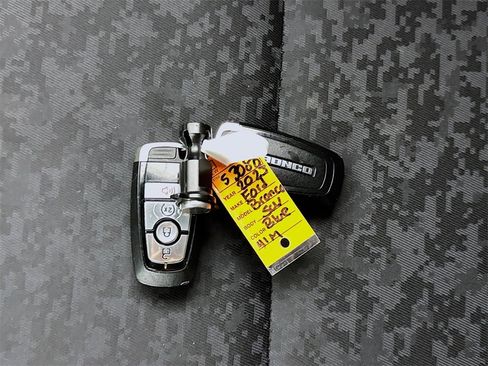 Used 2023 Ford Bronco Wildtrak image 36