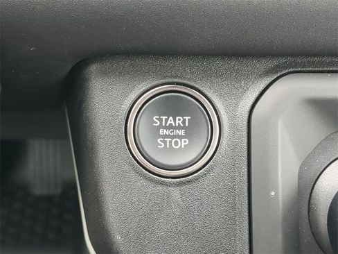 Used 2024 Land Rover Defender 110 S image 29