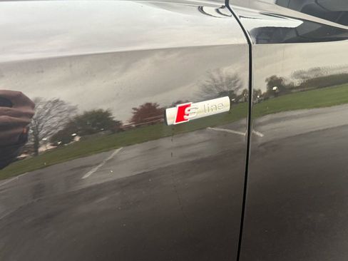 Used 2021 Audi Q3 2.0T Premium w/ Convenience Package image 9