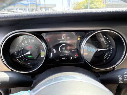 Used 2023 Jeep Wrangler Unlimited Rubicon 4xe AWD/4WD image 25