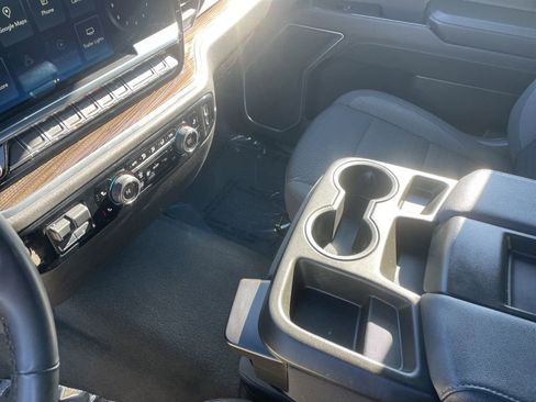Used 2025 Chevrolet Silverado 1500 LT image 21