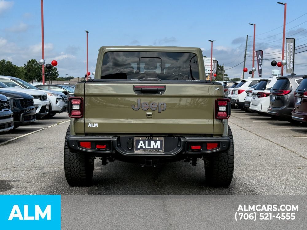 Used 2025 Jeep Gladiator Rubicon AWD/4WD image 23