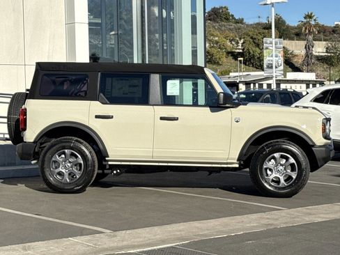 New 2025 Ford Bronco Big Bend AWD/4WD image 2