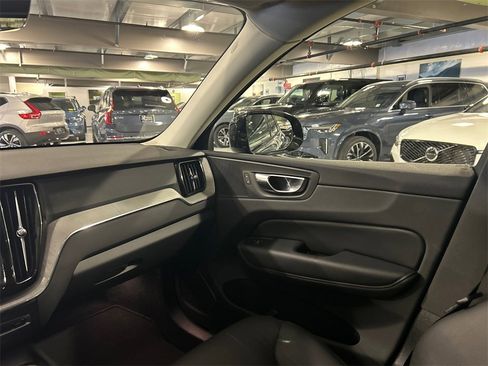Certified 2025 Volvo XC60 B5 Plus image 25