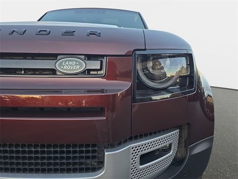 Used 2024 Land Rover Defender 130 S image 32