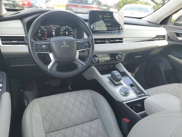 Used 2022 Mitsubishi Outlander SEL FWD image 10