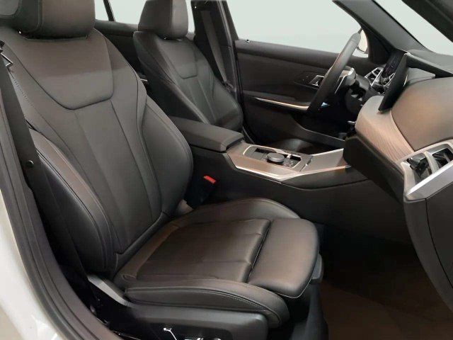 Used 2026 BMW 330i xDrive Sedan AWD/4WD image 81
