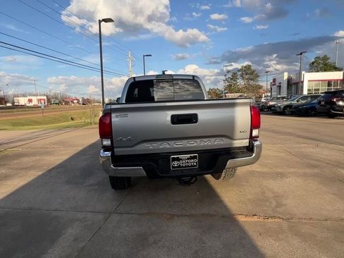Used 2021 Toyota Tacoma SR5 image 5