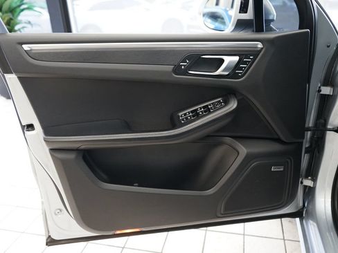 Used 2018 Porsche Macan GTS w/ Premium Package Plus AWD/4WD image 25