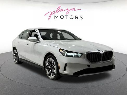 Used 2026 BMW 530i xDrive w/ Premium Package AWD/4WD image 4