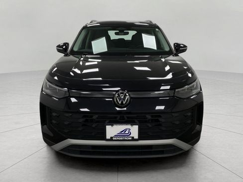 Used 2026 Volkswagen Tiguan SE AWD/4WD image 11