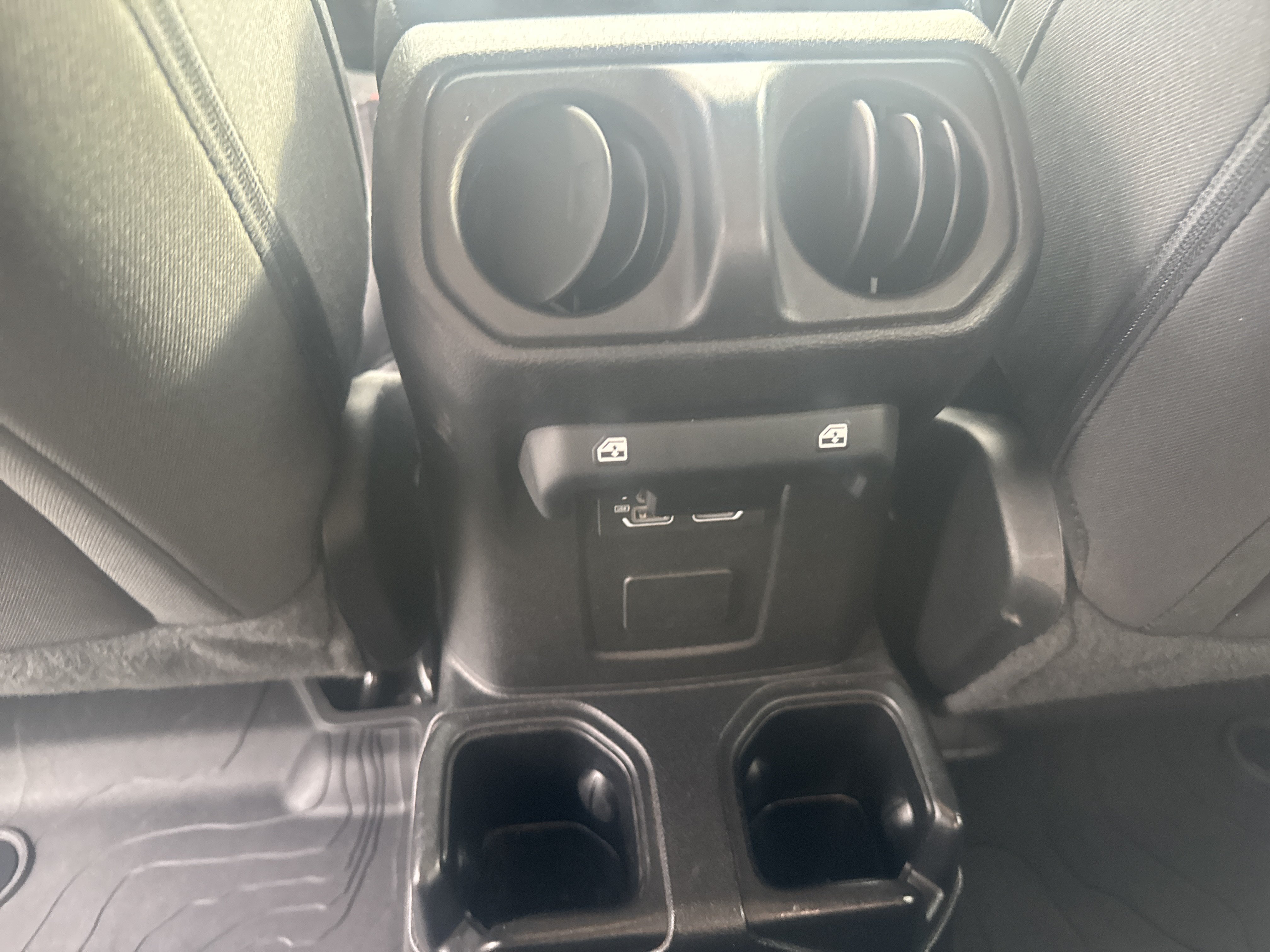 Used 2022 Jeep Gladiator Sport AWD/4WD image 14