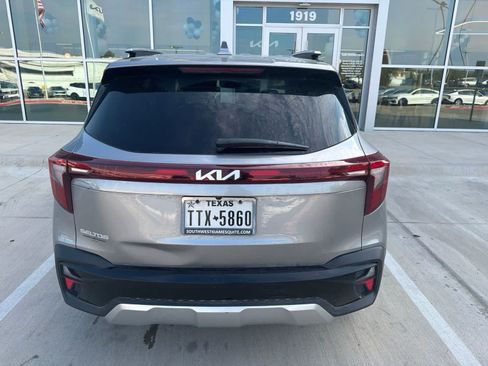 Certified 2024 Kia Seltos EX FWD image 5