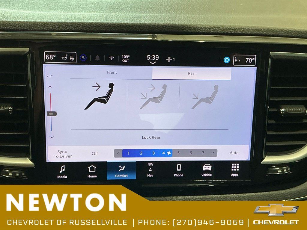 Used 2025 Chrysler Pacifica Limited FWD image 33