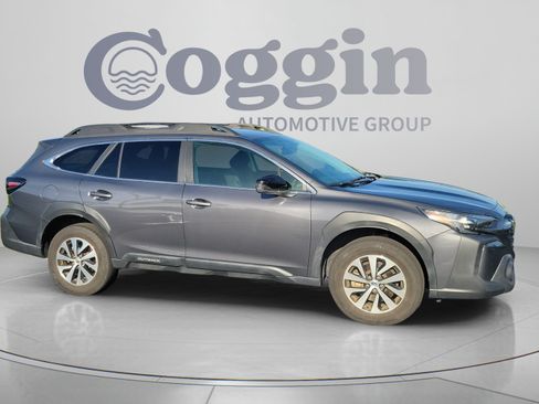 Used 2024 Subaru Outback Premium AWD/4WD image 5